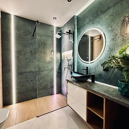 Lägenhet Lovely Apartament Klimontowska 45f *